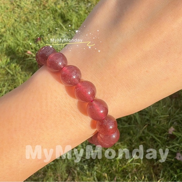 Strawberry Quartz Bracelet 10mm - Picture 3 of 4